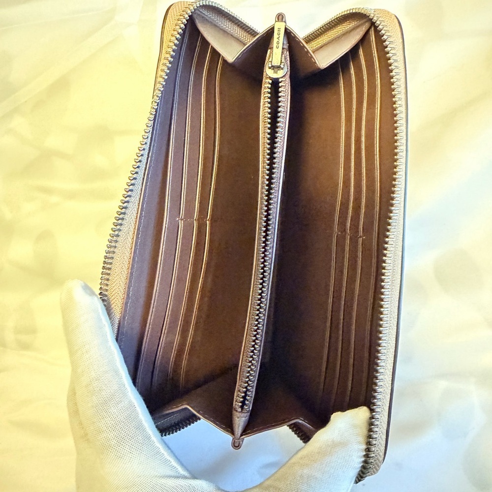 Coach Floral Leather Zip-Around Wallet – Tan/Nude - Picture 4 of 8